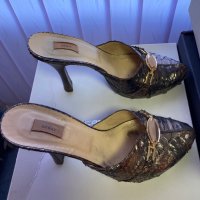 Prodavam, снимка 2 - Дамски обувки на ток - 43535638