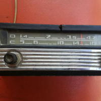 Продавам старо радио за Москвич 408, снимка 1 - Антикварни и старинни предмети - 36553363