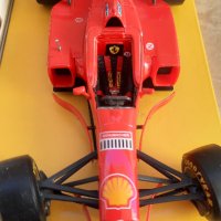 Ferrari F310 1996 М. Schumacher 1:20-колекционерски метален болид, снимка 8 - Колекции - 44094839
