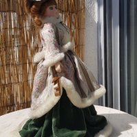 Порцеланова кукла със стойка , снимка 6 - Кукли - 43422712