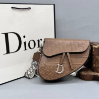 Чанта Dior, снимка 2 - Чанти - 44879719