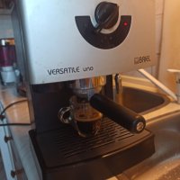 Кафемашина Бриел Версатиле уно с ръкохватка с крема диск, работи отлично и прави хубаво кафе , снимка 1 - Кафемашини - 40797175