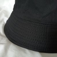 Изчистена шапка идиотка в черен цвят, снимка 2 - Шапки - 37099193