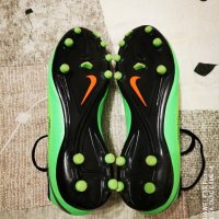 Детски футболни обувки Nike, модел Hypervenom, номер 35, идеално запазени. , снимка 2 - Футбол - 43429529