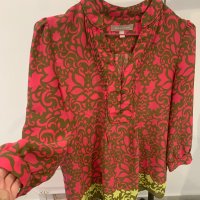 Красива дамска блуза в размер S, снимка 11 - Блузи с дълъг ръкав и пуловери - 44118717