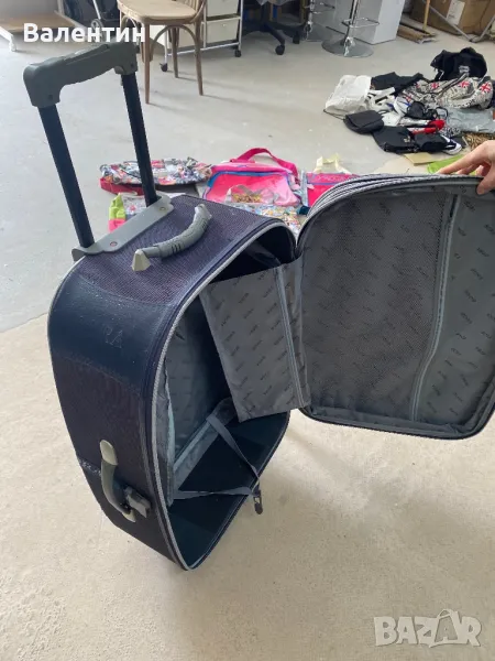 47 броя чанти, сакове и куфар, снимка 1