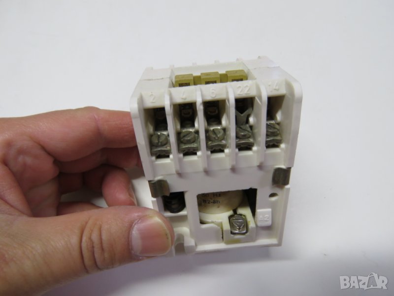 контактор  42 волта променливо  захранване 6 ампера на контакт., снимка 1