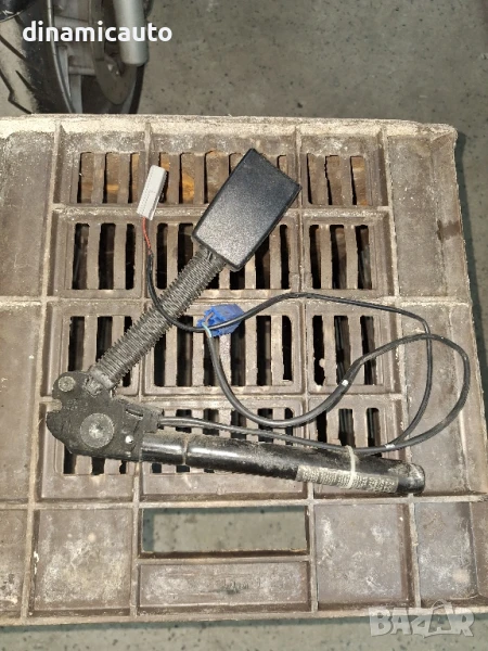 Държач за колан Mazda 3, снимка 1