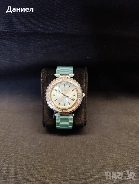 Дамски часовник Q&Q, снимка 1