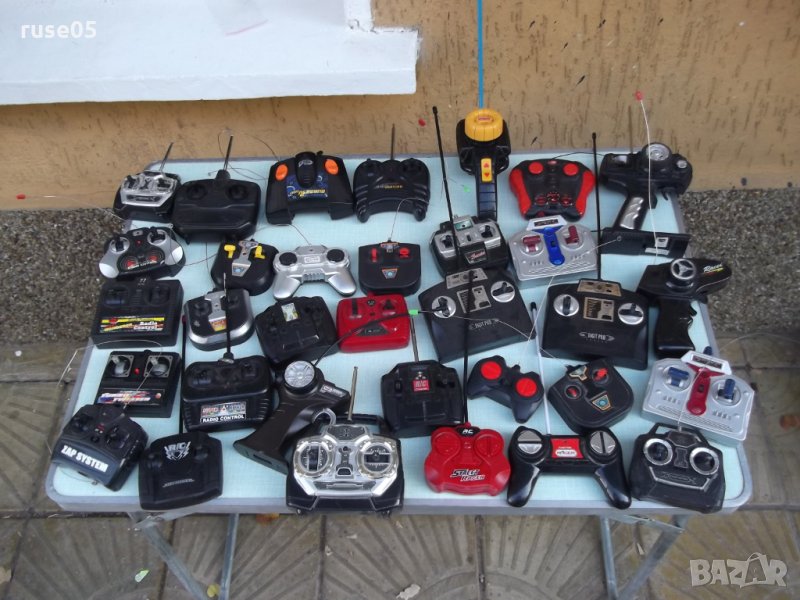Лот от 33 бр. дистанционни управления за електр.коли играчки, снимка 1