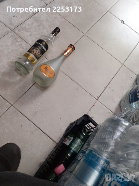 Празни бутилки с тапи, снимка 1