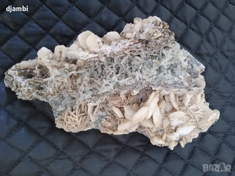 №199,Калцит,Калцит с дребнозърнест пирит и зелен кварц,Кристали,Минерали,Родопи,, снимка 1