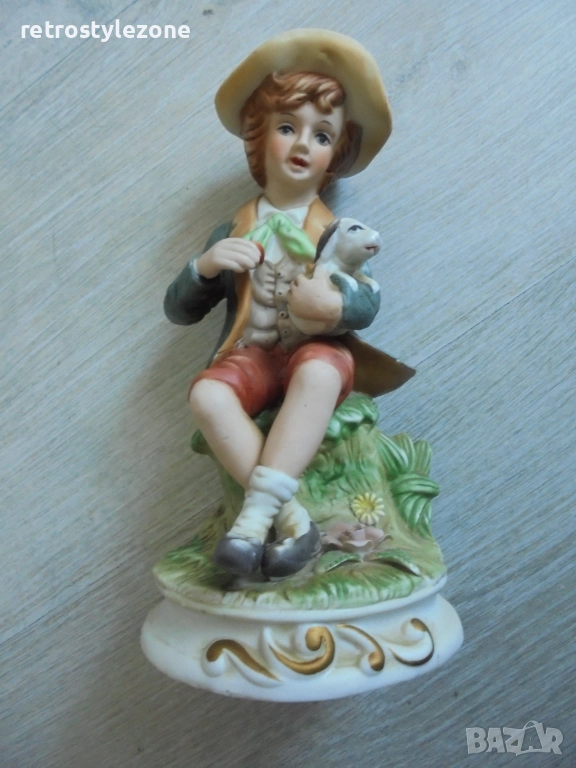 № 8420 Винтидж порцеланова фигурка – Момче с кученце , снимка 1