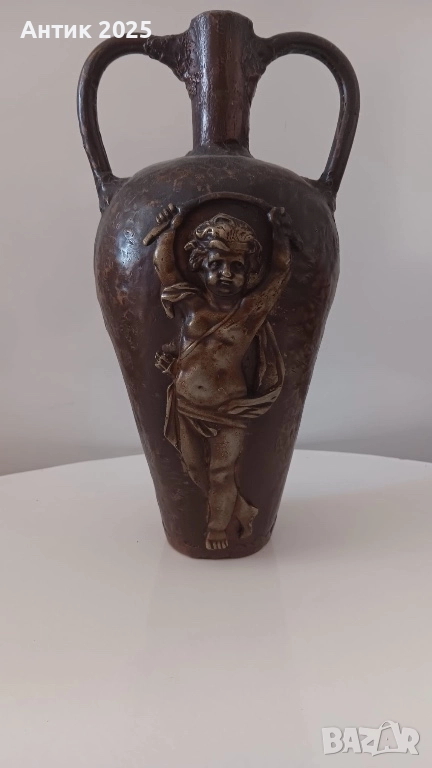 Антикварна ваза-амфора с релефно путти, XVIII век, снимка 1