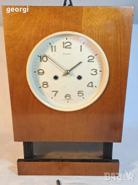 Руски стенен часовник Янтар , снимка 1