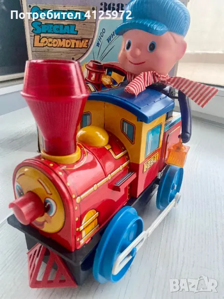 Ретро метално влакче, локомотив на батерии, свети и издава звуци, 1968 Saitoh, снимка 1
