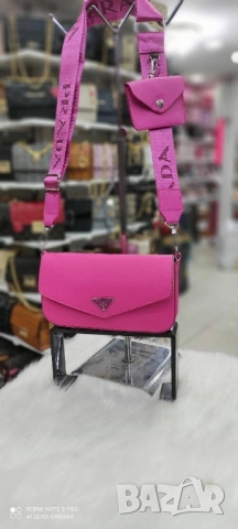 чанти и портмоне prada , снимка 4 - Чанти - 51459454