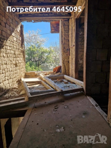 Двуетажна къща с двор и гледка към Балкана – село Тъжа, снимка 7 - Къщи - 52337664