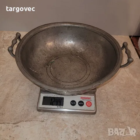 прекрасна старинна калаена съдина