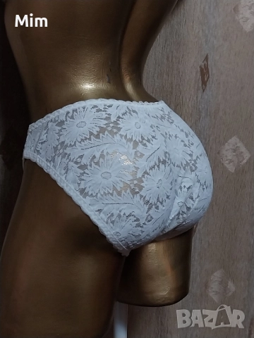 Triumph 40 Бяла дантелена бикина , снимка 3 - Бельо - 51548296