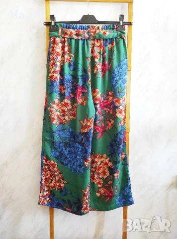 Дамски панталон Stradivarius , снимка 4 - Панталони - 50785363