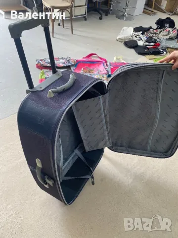 47 броя чанти, сакове и куфар, снимка 1