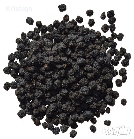 Почистена и изсушена арония.