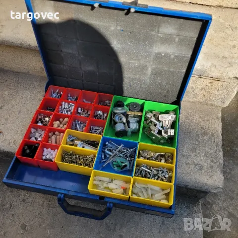 голям немски куфар с крепежи за мебели