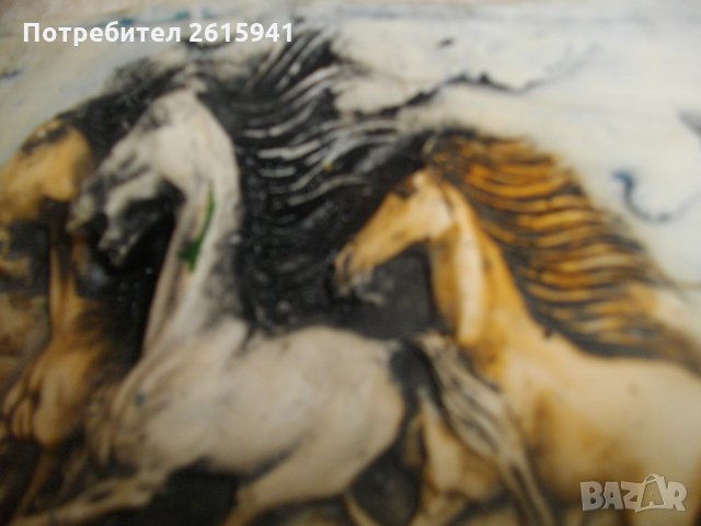 Старинна Ръчна Релефна Керамична Рисунка "Коне" Върху Керамична Плочка - Антикварна, снимка 9 - Антикварни и старинни предмети - 35646703