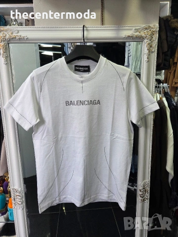 Бяла тениска 