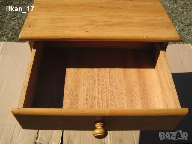 Нощно шкафче Пълен Масив от дъбова дървесина внос от Холандия в Отлично състояние!, снимка 4 - Шкафове - 49411640