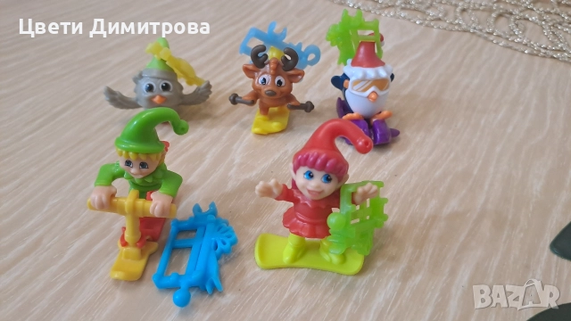 Играчки от шоколадови яйца Киндер Коледа