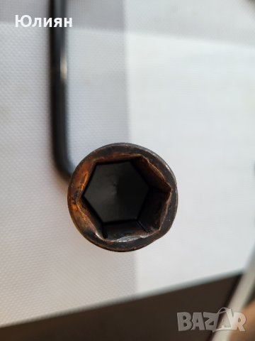 Ключ за гуми Рено , снимка 2 - Аксесоари и консумативи - 43790414