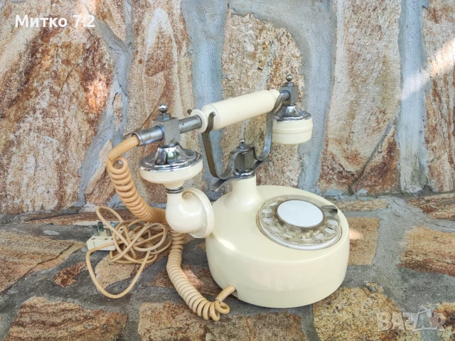 Стар Ретро телефон, снимка 4 - Антикварни и старинни предмети - 50804153