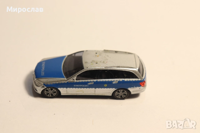 BUSCH 1:87 H0 MERCEDES POLICE ПОЛИЦИЯ КОЛИЧКА МОДЕЛ, снимка 2 - Колекции - 52967485