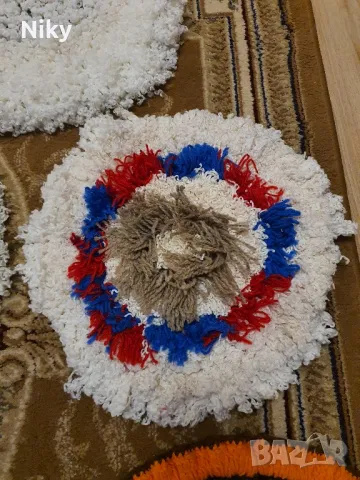 Ръчно плетени столовки , снимка 5 - Декорация за дома - 48823818