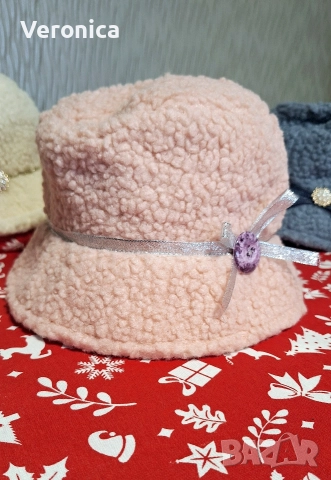 Шапки и шал-яки яки ръчно изработени, снимка 4 - Шапки - 52635618