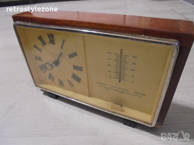 № 8285 Стар настолен часовник с барометър „Маяк“ – съветска класика  , снимка 6 - Антикварни и старинни предмети - 51912545