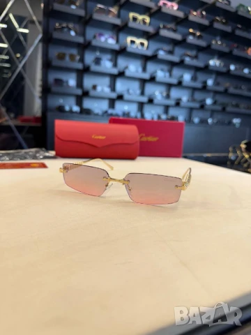 очила с черен обикновен калъф и ув защита cartier