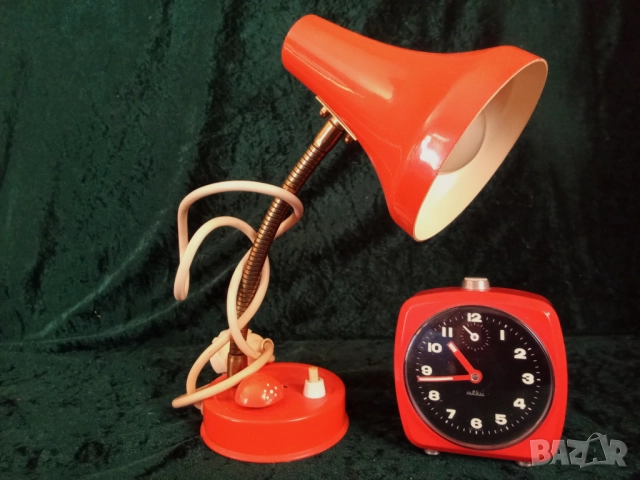 Винтидж лампа и часовник будилник от 70-те, снимка 4 - Други ценни предмети - 51464909