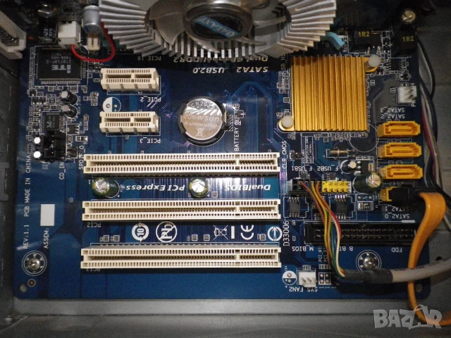 Двуядрен компютър Gigabyte GA-P31-ES3G, снимка 6 - Работни компютри - 51285177