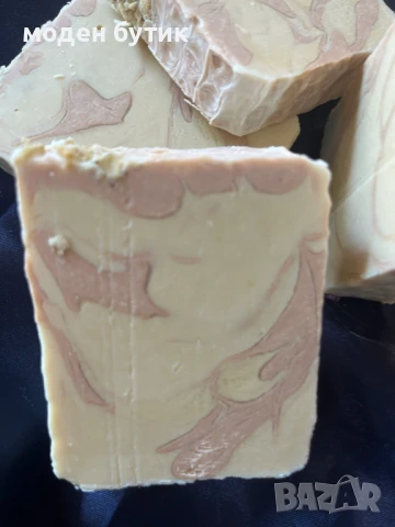 Ръчно изработен натурален сапун с розова глина, мед, овес и алое вера, снимка 2 - Козметика за тяло - 51063506