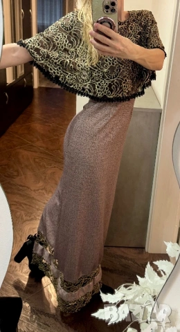 Елегантна рокля в кафяво и златно