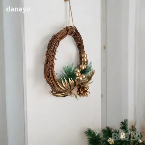 5302 Коледен венец със златисти орнаменти, 17 см, снимка 2 - Декорация за дома - 47546048