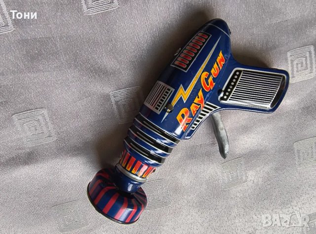 Тенекиена играчка, Лъчев пистолет, "Космически пистолет"JAPON Ray Gun, снимка 8 - Колекции - 50297350