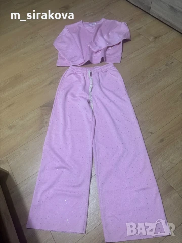 Дамски екип с камъни, снимка 2 - Спортни екипи - 50448593