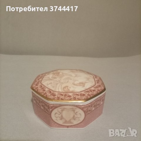  Красива Винтаж WEDGWOOD VENUS "любов" кутия за дрънкулки от костен порцелан+капак рядка находка , снимка 1 - Колекции - 43676871