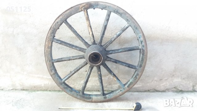 огромно масивно колело от файтон, двуколка 