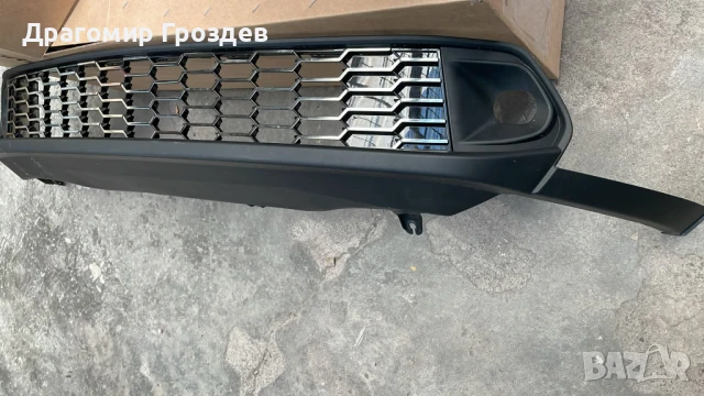 Долна част с решетка за предна броня Toyota Yaris Cross GR / Тойота Ярис крос (след 2021г.), снимка 3 - Части - 51137749