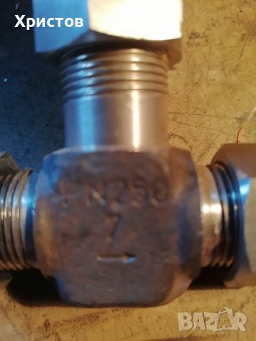 Продавам кранове , снимка 2 - Други машини и части - 36759380